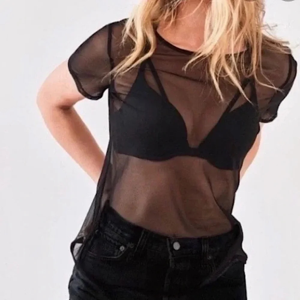 Victoria’s Secret Sheer Mesh Baby Tee in Black Size XS/S